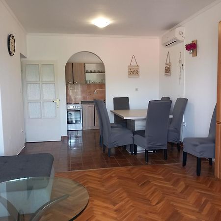 Apartments Mira Lopar Exterior photo
